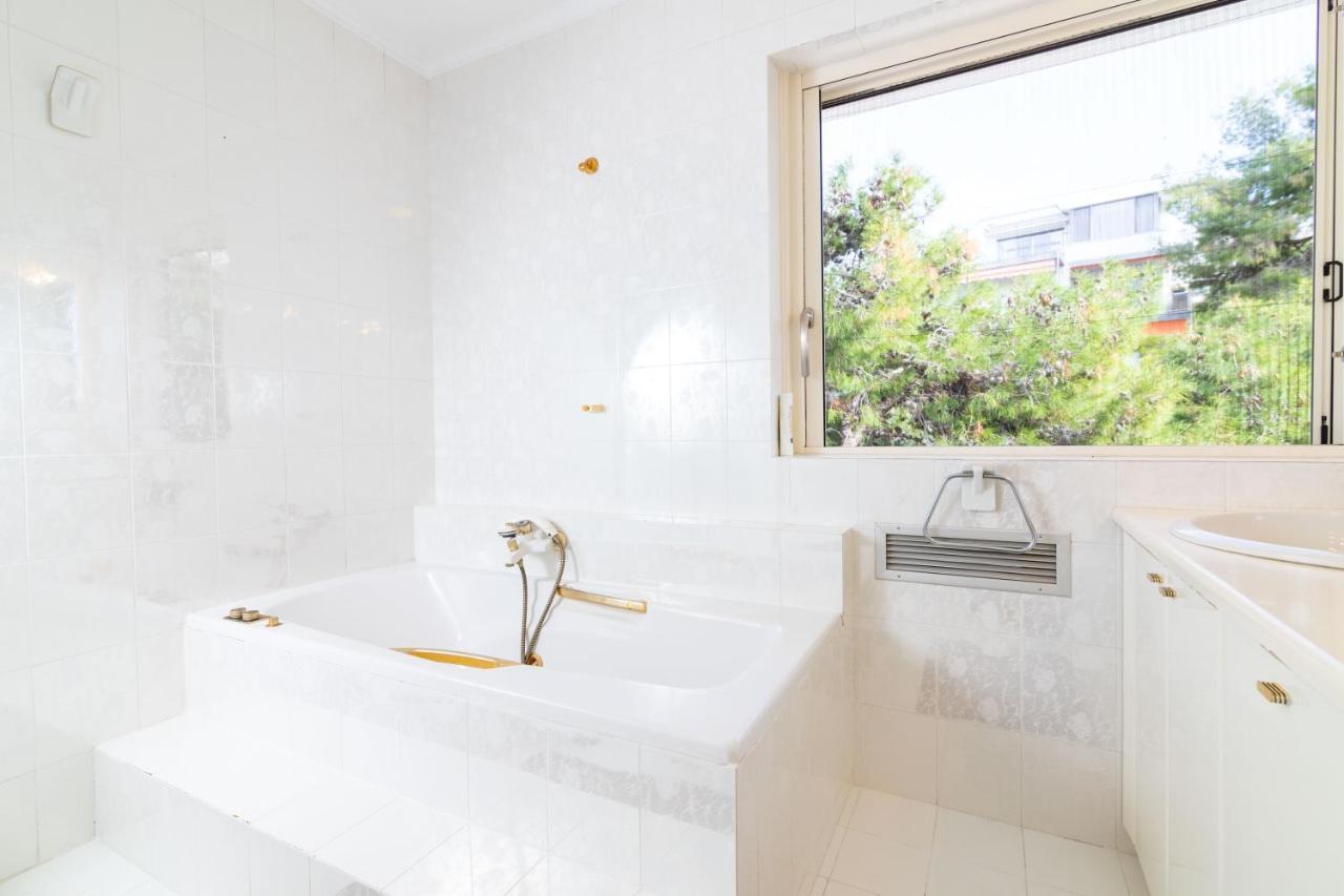 Sunlight House - Palatial Fully Equipped Apartment Near The Sea Athen Eksteriør bilde